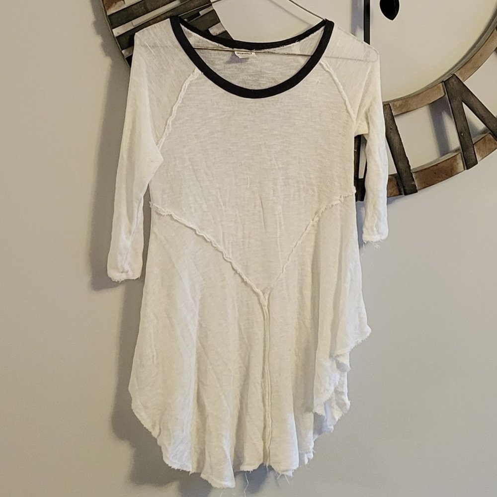 Shear T-shirt with Contrasting Neckline (Fits XS-M)